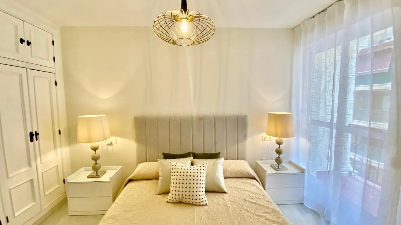 Ikram Front Beach Alboran, Casco Antiguo Apartment Estepona