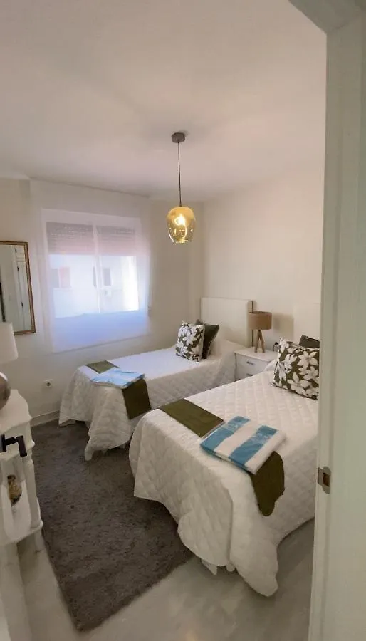 Ikram Front Beach Alboran, Casco Antiguo Apartment Estepona