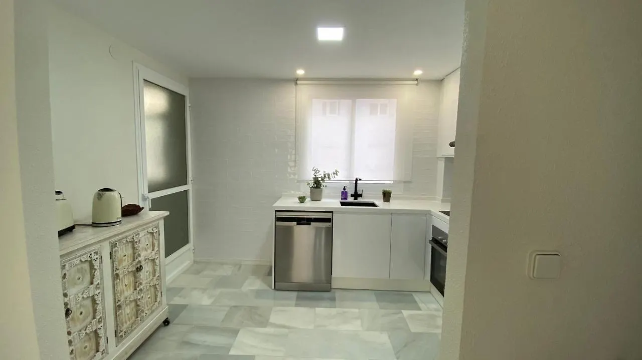 Ikram Front Beach Alboran, Casco Antiguo Apartment Estepona
